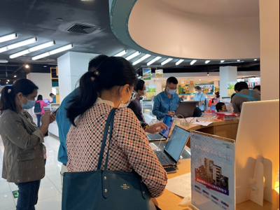 深圳消費(fèi)電子和家電補(bǔ)貼啟動(dòng)首日 市民熱情高漲，商家競(jìng)相發(fā)力，電子產(chǎn)品銷(xiāo)售迎來(lái)熱潮